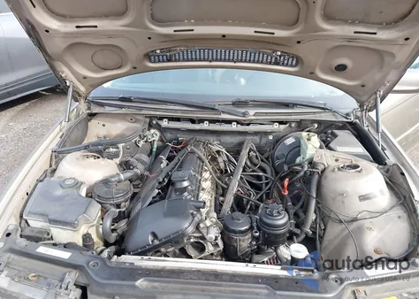 2005 BMW 330Ci z USA, uszkodzony, nr VIN WBABD53405PL15627